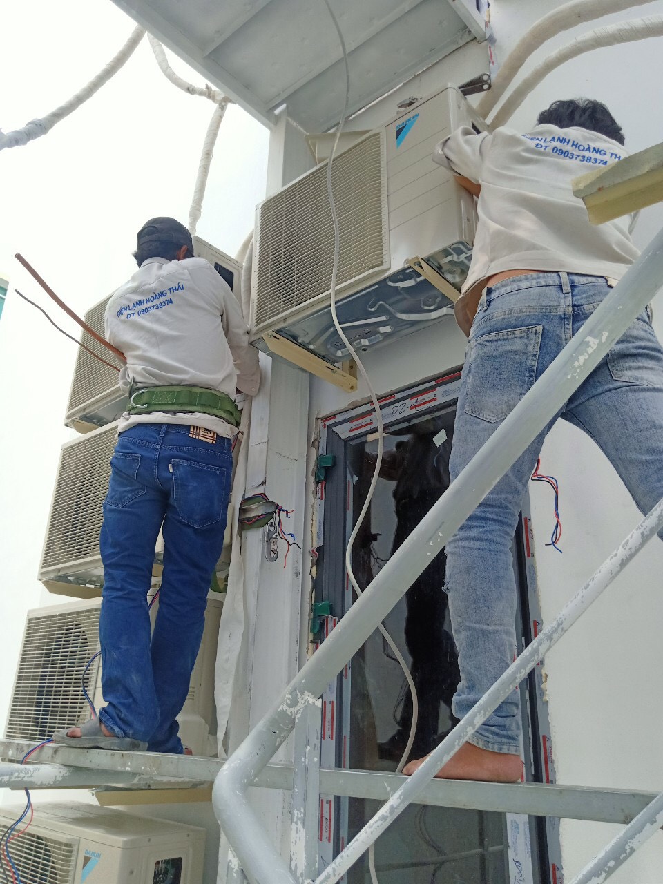 Vệ sinh máy lạnh quận 12, Điện máy Quận 12