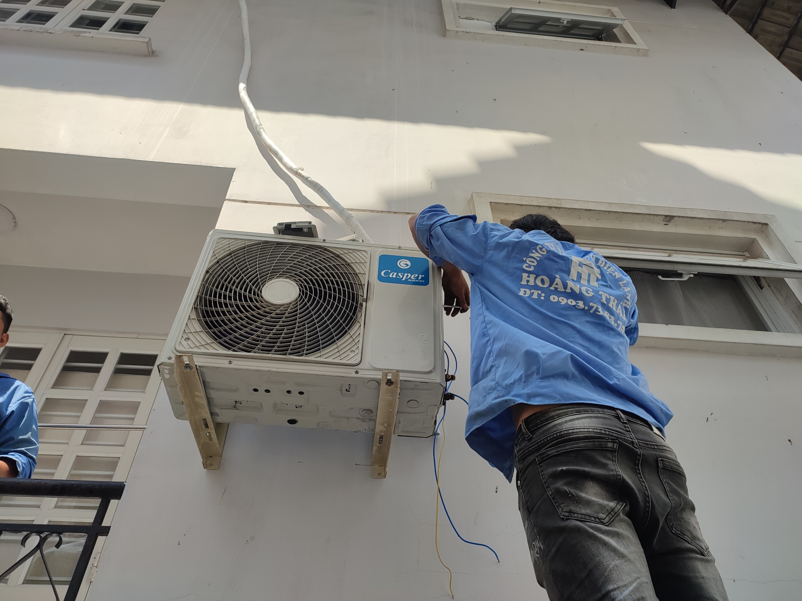  Vệ sinh máy lạnh quận 12, điện máy Hoàng Thái quận 12