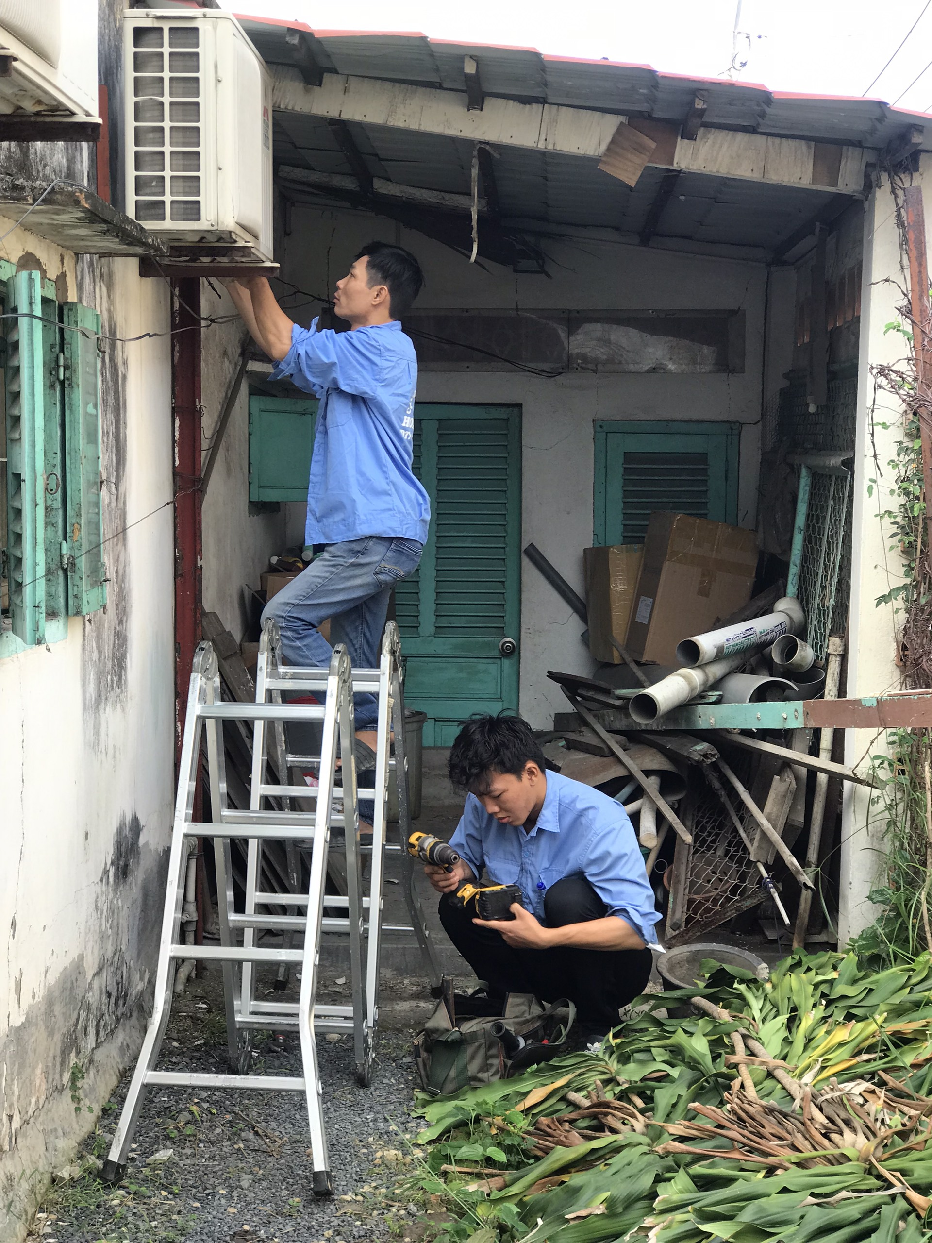 Vệ sinh máy lạnh uy tín tại nhà, điện máy Hoàng Thái quận 12